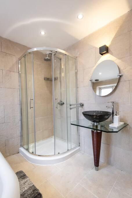 Windsor House 3 Bedrooms Sleeps 8 Manchester Exterior foto