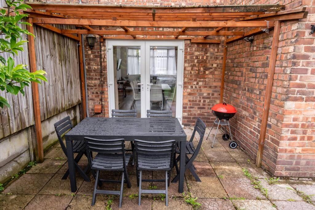 Windsor House 3 Bedrooms Sleeps 8 Manchester Exterior foto