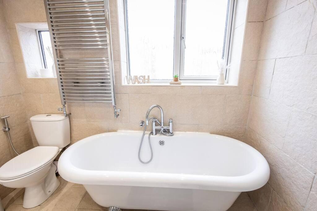Windsor House 3 Bedrooms Sleeps 8 Manchester Exterior foto