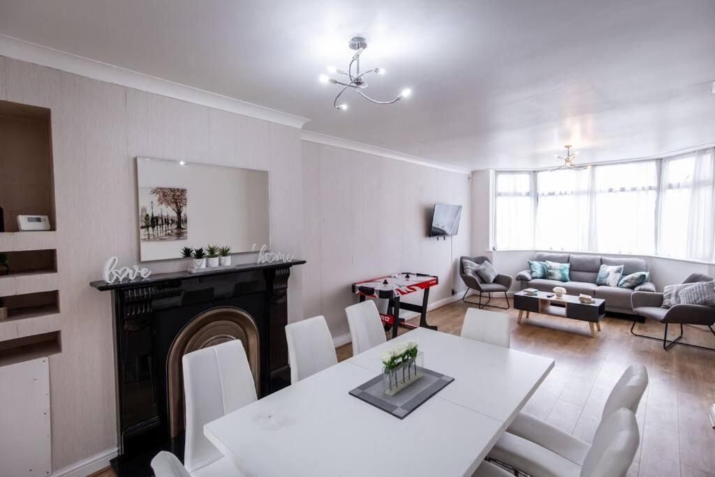 Windsor House 3 Bedrooms Sleeps 8 Manchester Exterior foto