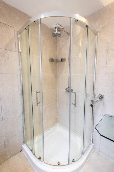 Windsor House 3 Bedrooms Sleeps 8 Manchester Exterior foto