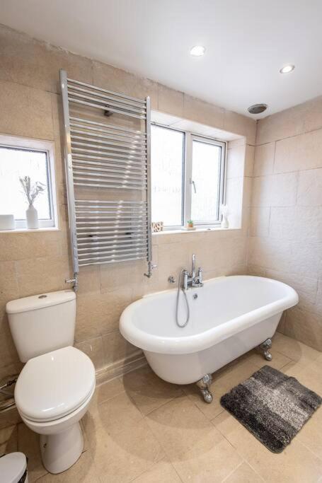 Windsor House 3 Bedrooms Sleeps 8 Manchester Exterior foto